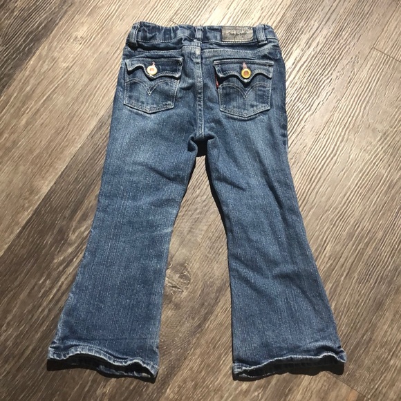 4/$20 Girls Levi’s Jewelled Bootcut Jeans Size 3 - Picture 3 of 4